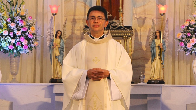 CACHOEIRINHA-PE: Após 11 anos, Padre Elias será transferido da Paróquia  Santo Antônio - TV Replay